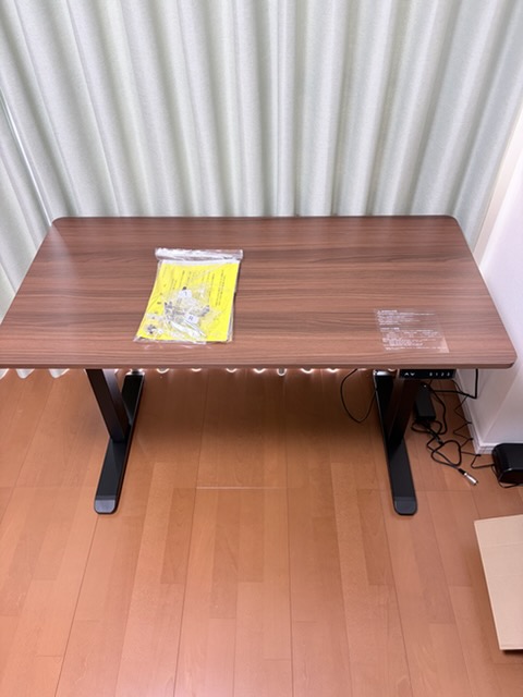 電動昇降デスクの組立